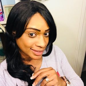 Meet your Posher, Monique